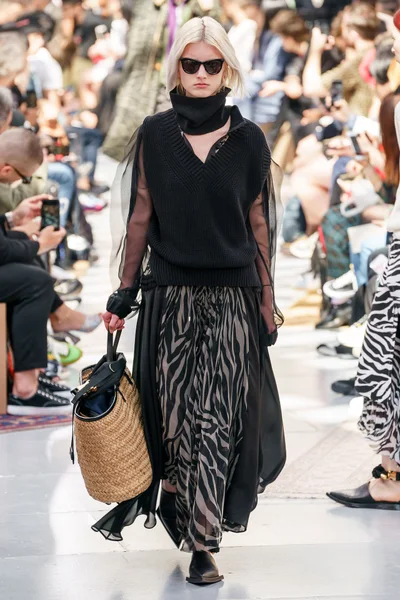 Look 35